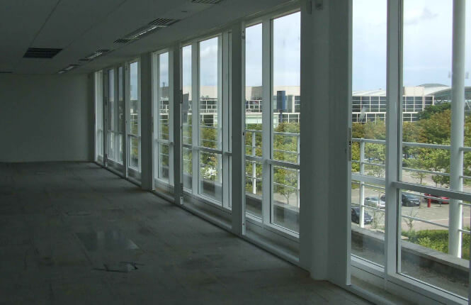 RSG1400 LPS1175 SR3 folding grilles on commercial offices in North London.