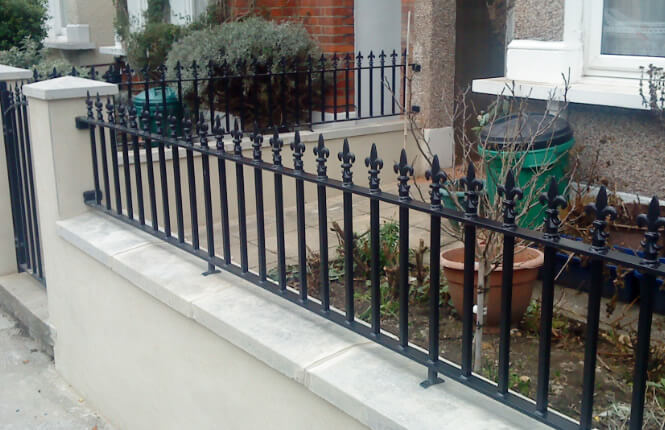 RSG4200 railings on at the front of a house in Mitcham.