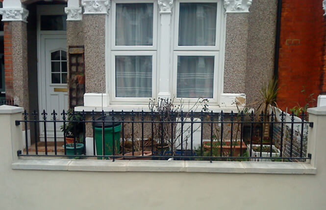 RSG4200 railings on house near Richmond Park.