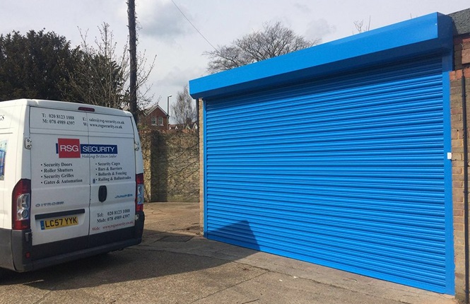 RSG5000 powder coated commercial roller shutter securing workshop in Twickenham.
