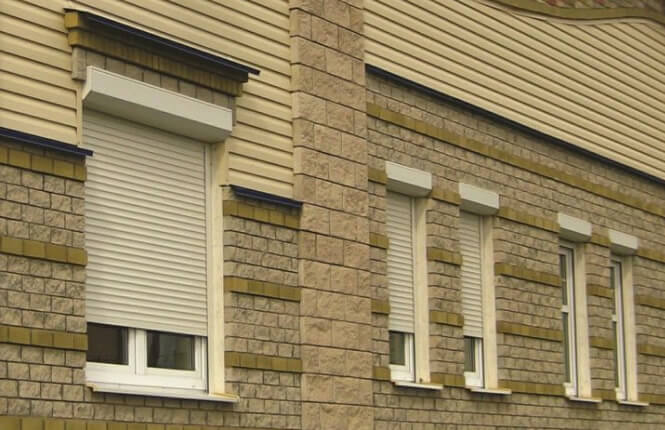 RSG5300 insulated roller shutters installed on offices in London City.