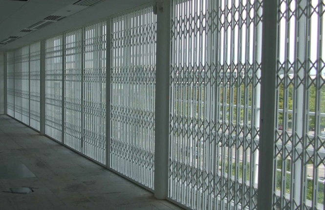 RSG1400 LPS1175 SR3 security grilles on new retail outlets in Islington.
